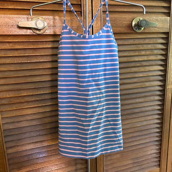 Ivivva size 10 Y tank with ability to add cups - Picture 1 of 4